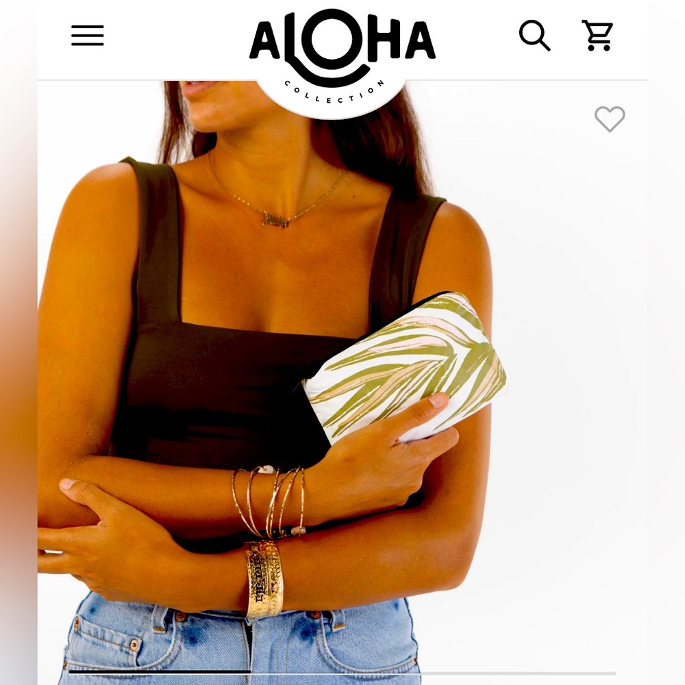 NWT ALOHA COLLECTION POUCH!